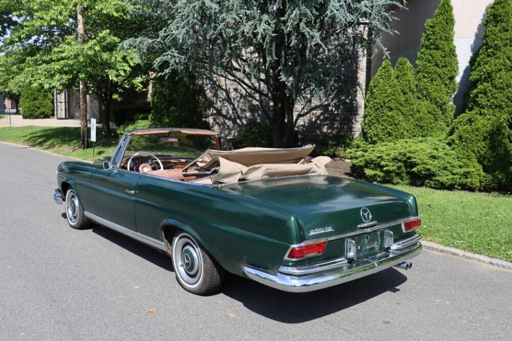 Mercedes-Benz-250SE-Cabriolet-1967-5