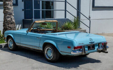 Mercedes-Benz-250SL-1967-6