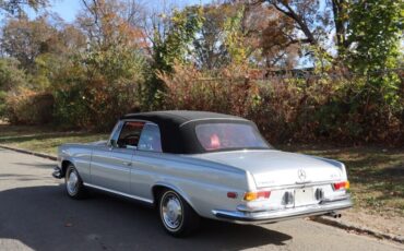 Mercedes-Benz-280SE-3.5-Cabriolet-1971-5