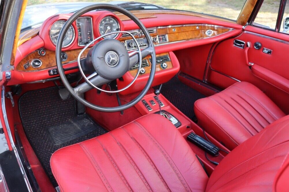 Mercedes-Benz-280SE-3.5-Cabriolet-1971-6