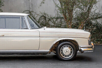 Mercedes-Benz-300-Series-1964-9