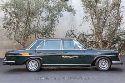 Mercedes-Benz-300-Series-1970-3