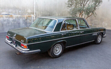 Mercedes-Benz-300-Series-1970-4