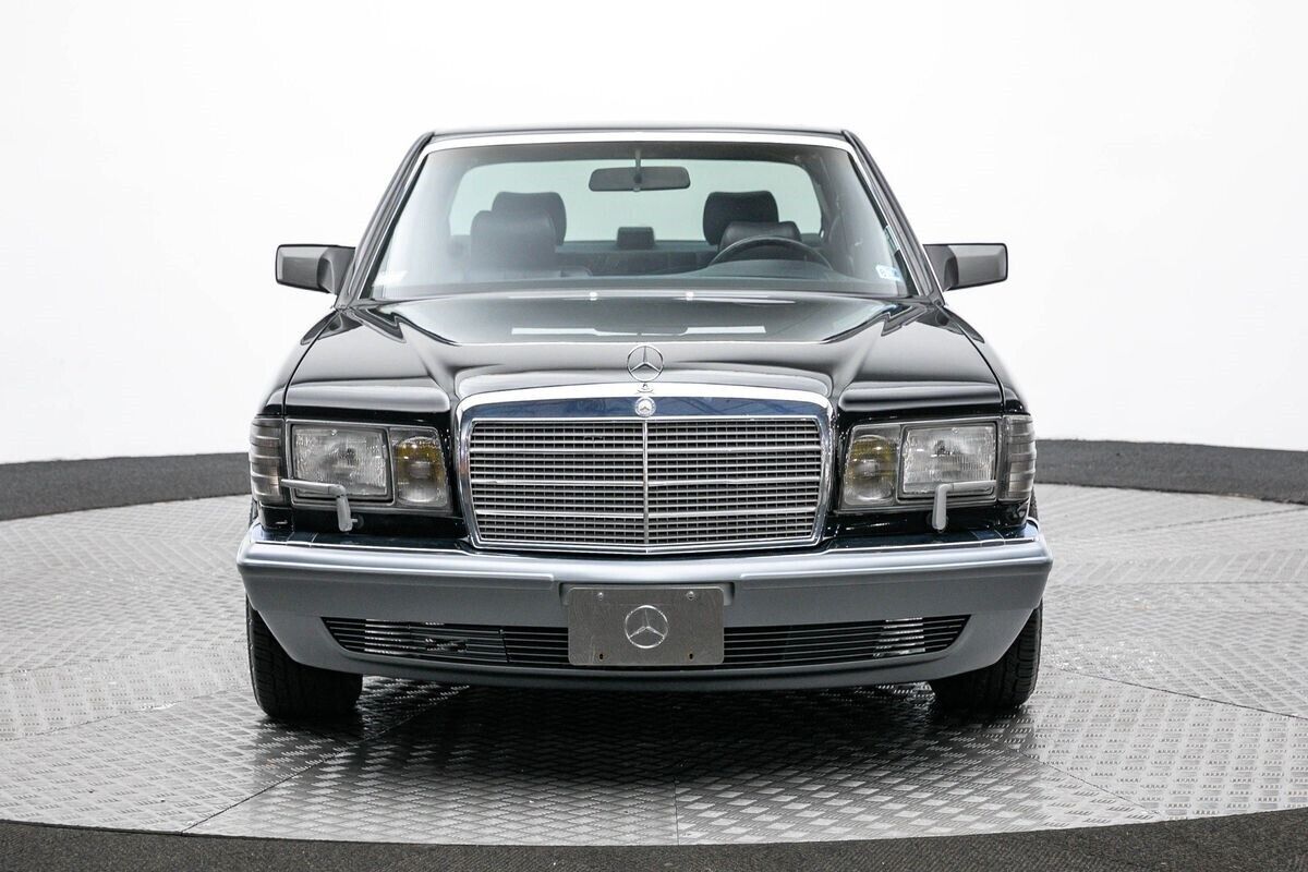 Mercedes-Benz-300-Series-1990-2