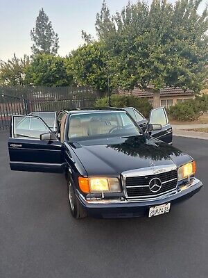 Mercedes-Benz-300-Series-1990-20