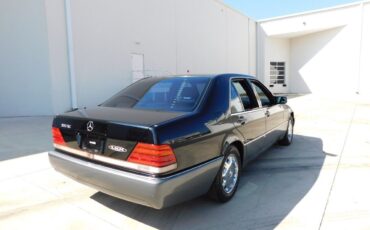 Mercedes-Benz-300-Series-1992-10