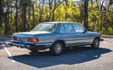 Mercedes-Benz-300-Series-Berline-1979-6