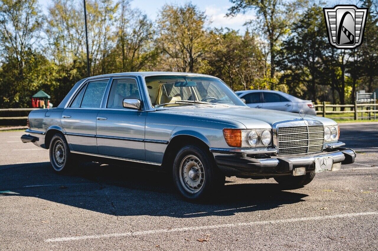 Mercedes-Benz-300-Series-Berline-1979-8