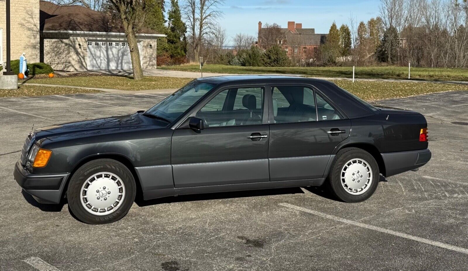 Mercedes-Benz-300-Series-Berline-1993-1