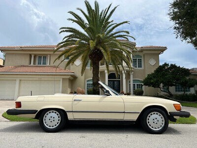 Mercedes-Benz-300-Series-Cabriolet-1983-1