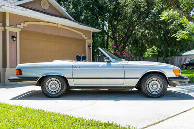 Mercedes-Benz-300-Series-Cabriolet-1983-8