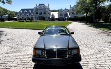 Mercedes-Benz-300-Series-Cabriolet-1993-4