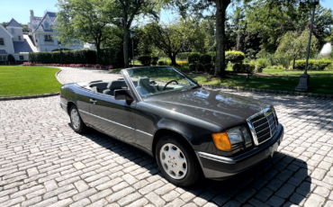 Mercedes-Benz-300-Series-Cabriolet-1993-5