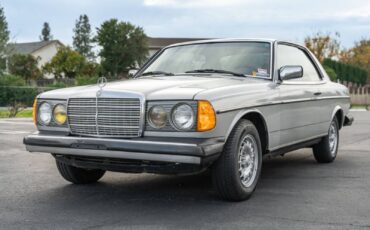 Mercedes-Benz-300-Series-Coupe-1982-1