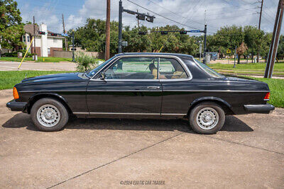 Mercedes-Benz-300-Series-Coupe-1982-2