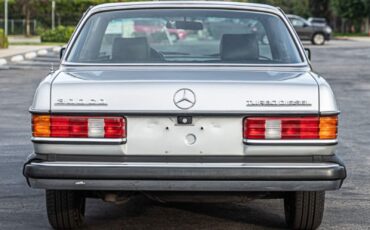 Mercedes-Benz-300-Series-Coupe-1982-4