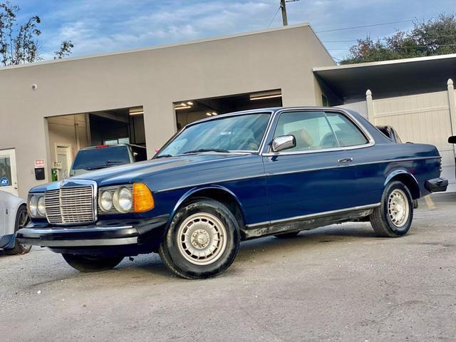 Mercedes-Benz-300-Series-Coupe-1984-5