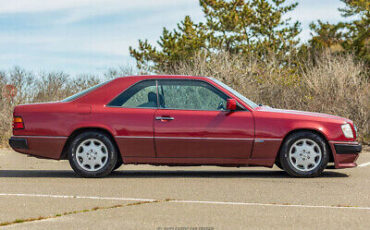 Mercedes-Benz-300-Series-Coupe-1991-8