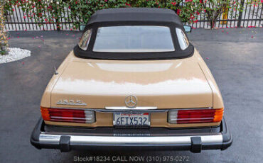 Mercedes-Benz-400-Series-1976-10