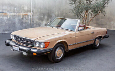 Mercedes-Benz-400-Series-1976-7