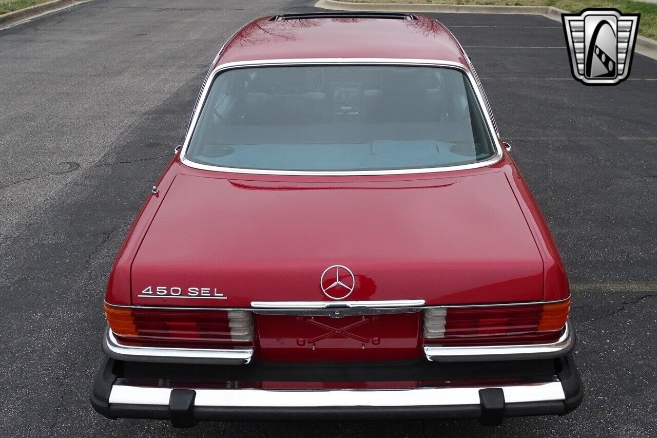 Mercedes-Benz-400-Series-1977-5