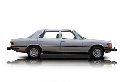 Mercedes-Benz-400-Series-Berline-1979-1