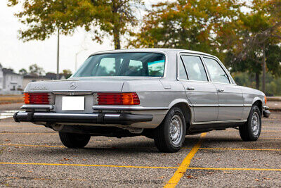 Mercedes-Benz-400-Series-Berline-1979-7