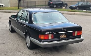 Mercedes-Benz-400-Series-Berline-1988-9