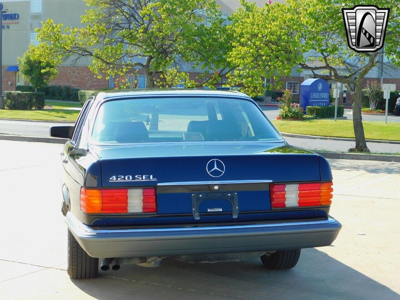 Mercedes-Benz-400-Series-Berline-1991-5