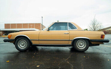 Mercedes-Benz-400-Series-Cabriolet-1977-2