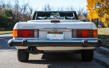 Mercedes-Benz-400-Series-Cabriolet-1977-6