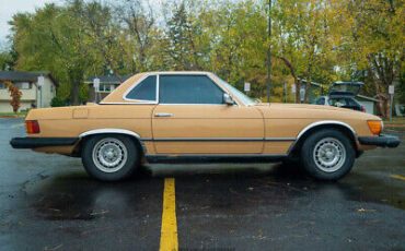 Mercedes-Benz-400-Series-Cabriolet-1977-8