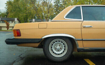 Mercedes-Benz-400-Series-Cabriolet-1977-9