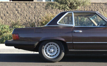 Mercedes-Benz-400-Series-Cabriolet-1980-9