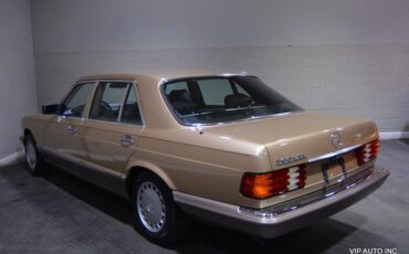 Mercedes-Benz-500-Series-1986-30