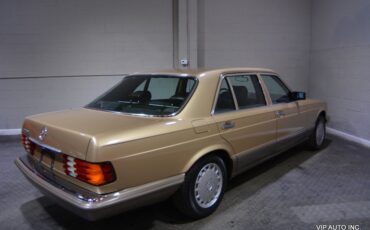 Mercedes-Benz-500-Series-1986-31