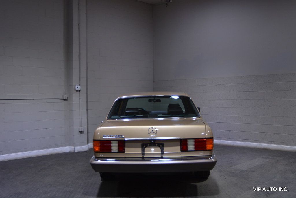 Mercedes-Benz-500-Series-1986-35