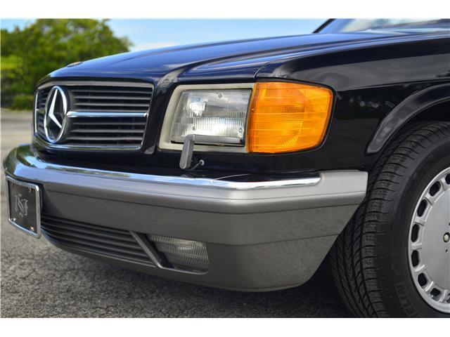 Mercedes-Benz-500-Series-Cabriolet-1987-27