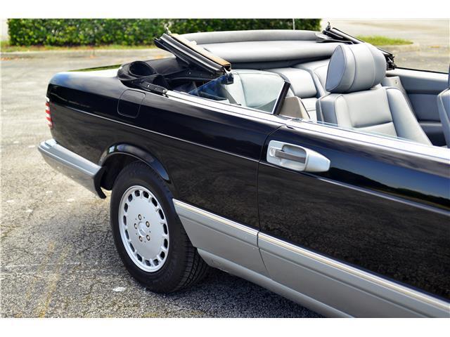 Mercedes-Benz-500-Series-Cabriolet-1987-35