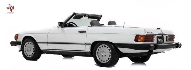 Mercedes-Benz-500-Series-Cabriolet-1987-6