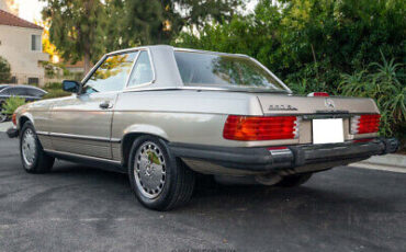 Mercedes-Benz-500-Series-Cabriolet-1988-5