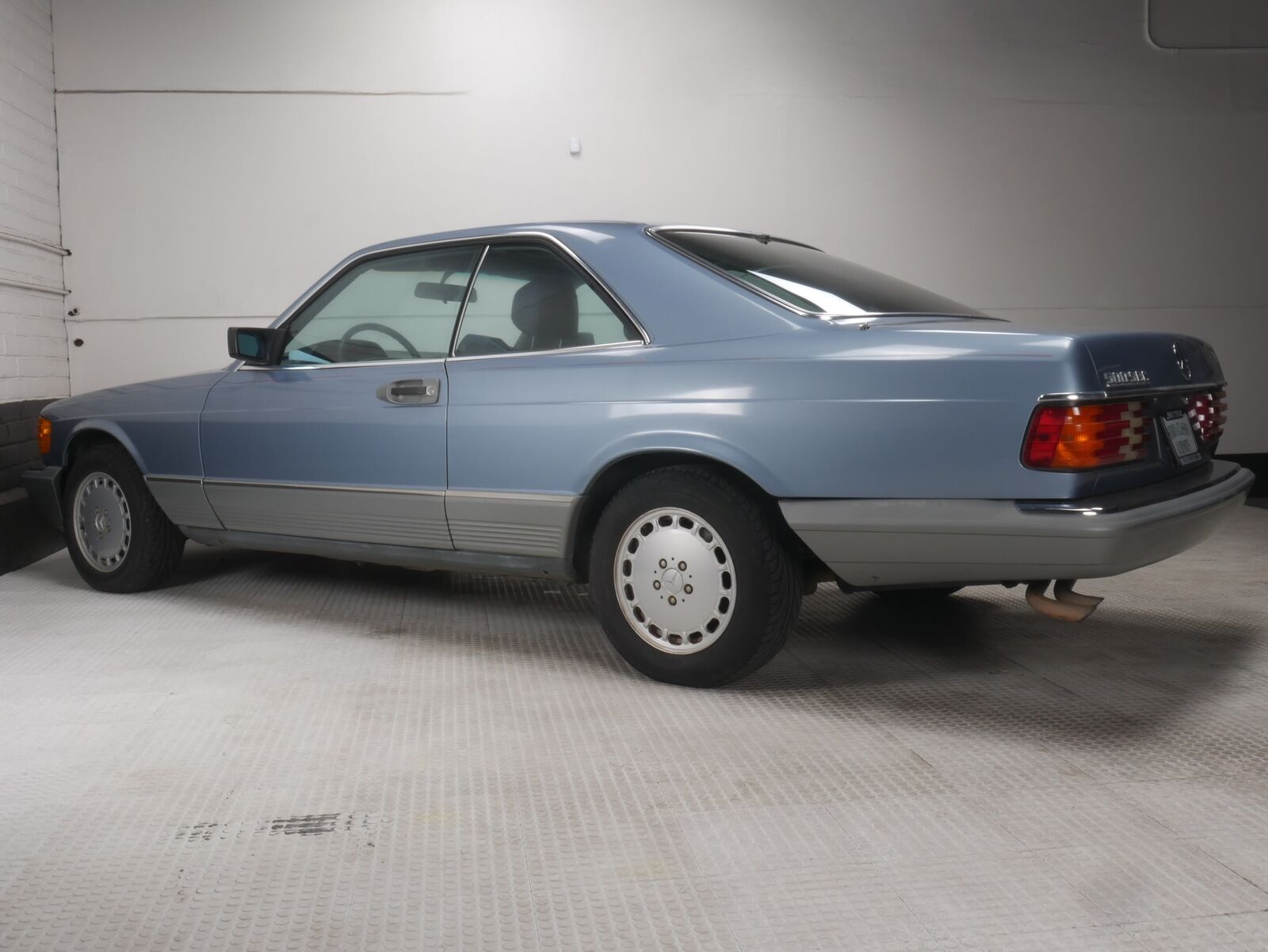 Mercedes-Benz-500-Series-Coupe-1985-8