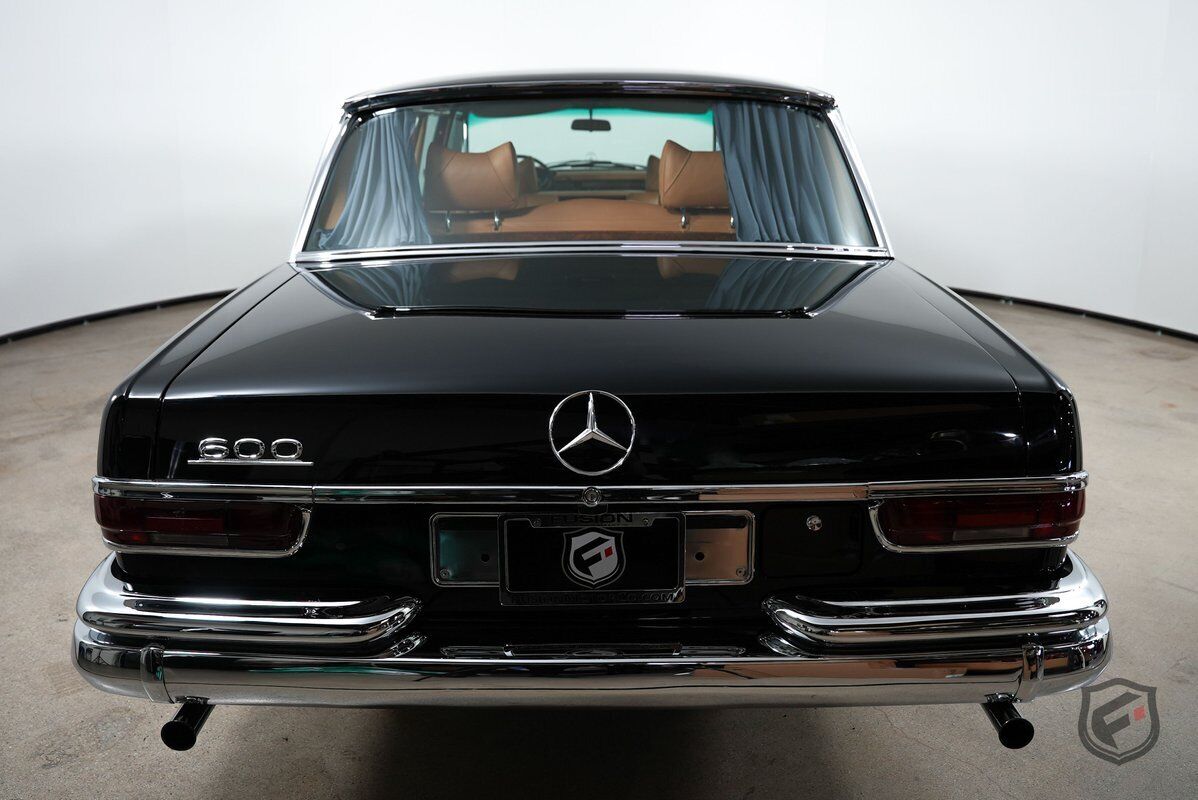 Mercedes-Benz-600-Pullman-1970-3