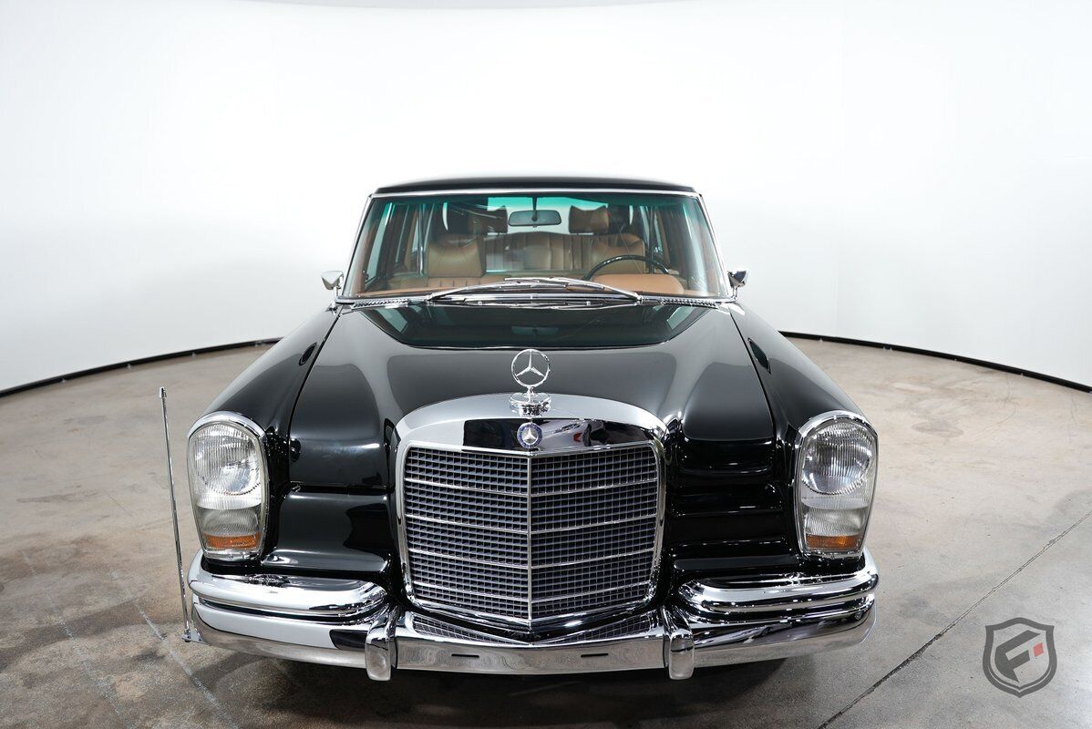 Mercedes-Benz-600-Pullman-1970-8