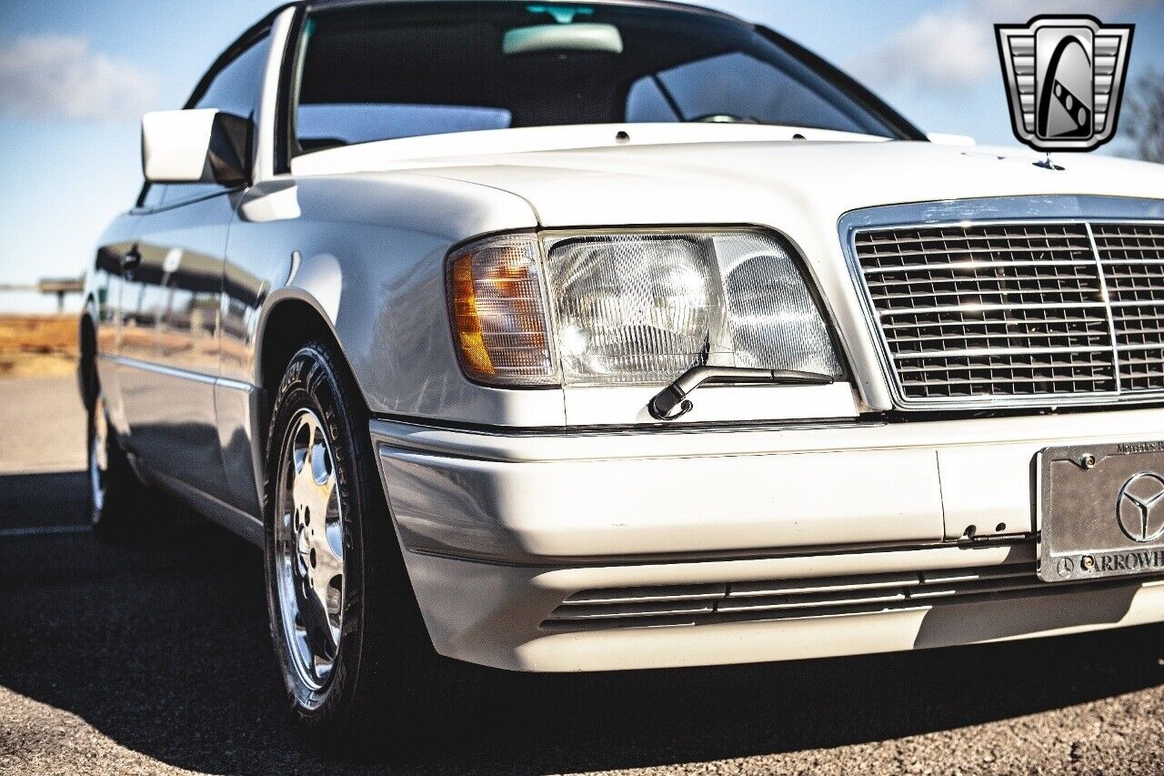 Mercedes-Benz-E-Class-1995-11