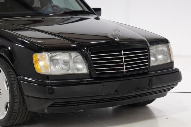 Mercedes-Benz-E-Class-Break-1995-10