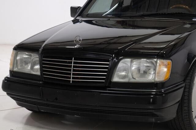 Mercedes-Benz-E-Class-Break-1995-11