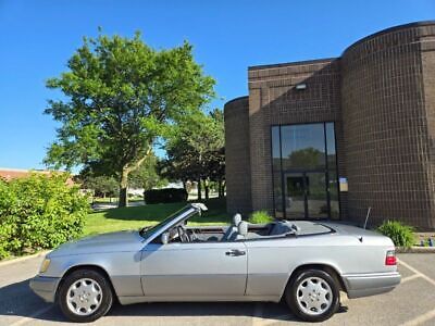 Mercedes-Benz-E-Class-Cabriolet-1994-3