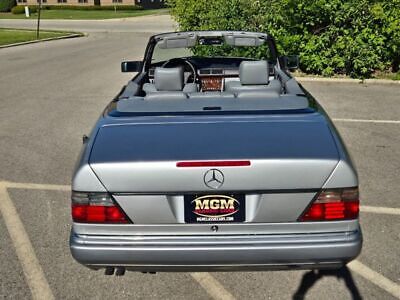 Mercedes-Benz-E-Class-Cabriolet-1994-9