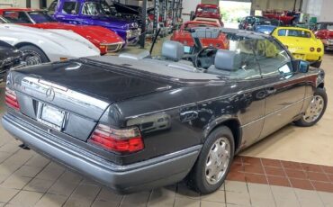 Mercedes-Benz-E-Class-Cabriolet-1995-10